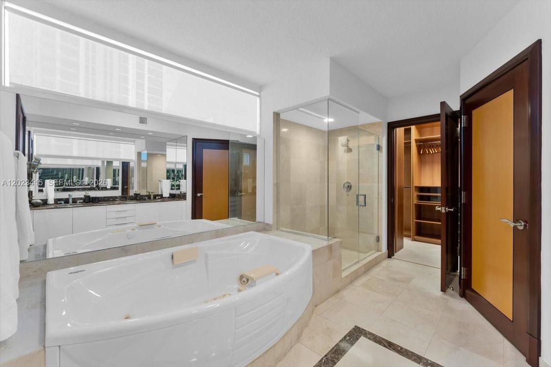 For Sale: $3,995,000 (3 beds, 3 baths, 2160 Square Feet)