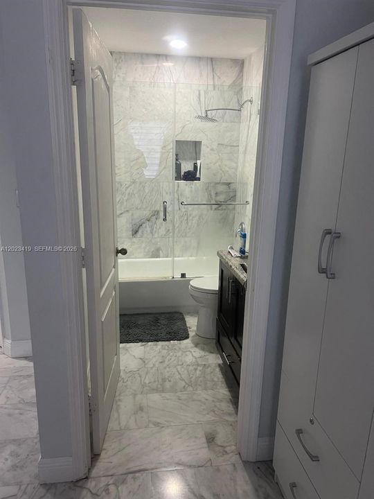 En Renta: $2,575 (2 camas, 2 baños, 1205 Pies cuadrados)