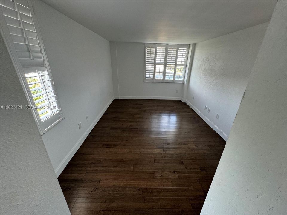 Activo con contrato: $3,100 (2 camas, 2 baños, 1006 Pies cuadrados)