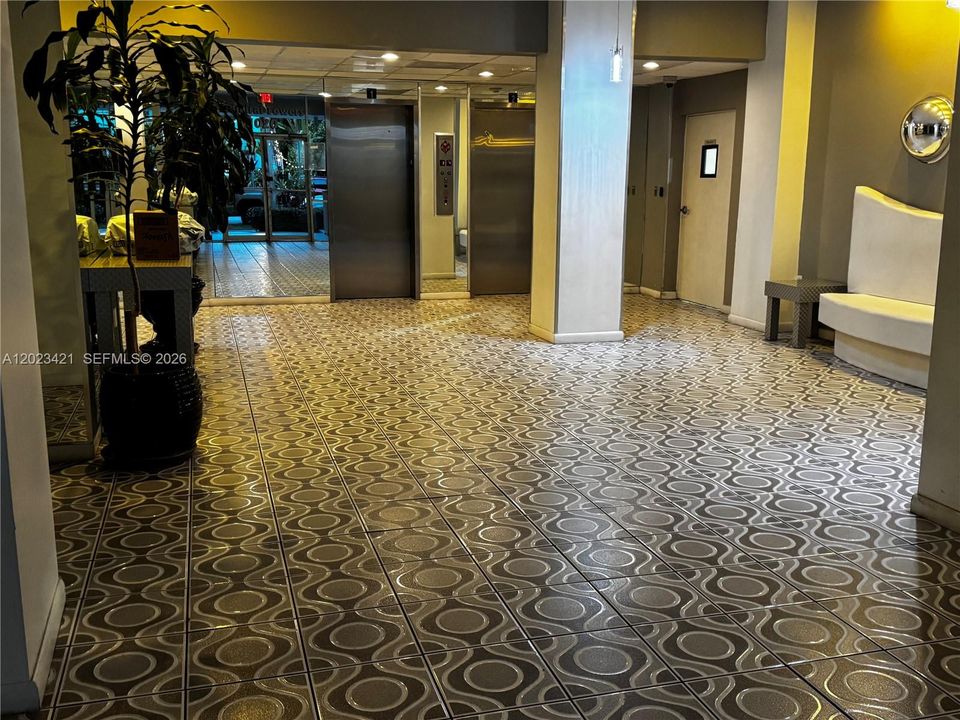 Activo con contrato: $3,100 (2 camas, 2 baños, 1006 Pies cuadrados)