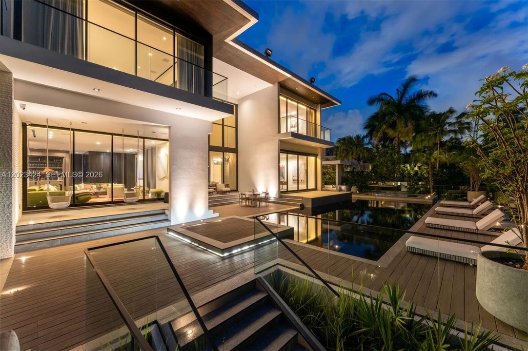 На продажу: $16,500,000 (5 спален, 6 ванн, 6338 Квадратных фут)