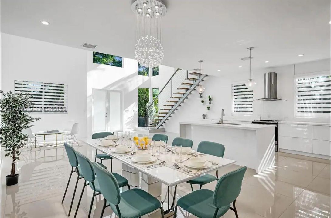 В аренду: $11,995 (4 спален, 3 ванн, 2255 Квадратных фут)