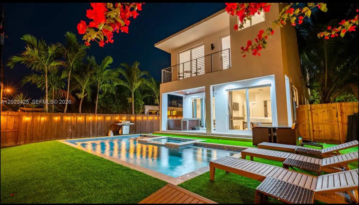 В аренду: $11,995 (4 спален, 3 ванн, 2255 Квадратных фут)