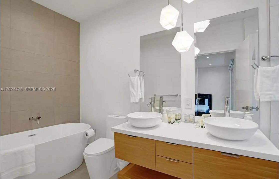 В аренду: $11,995 (4 спален, 3 ванн, 2255 Квадратных фут)