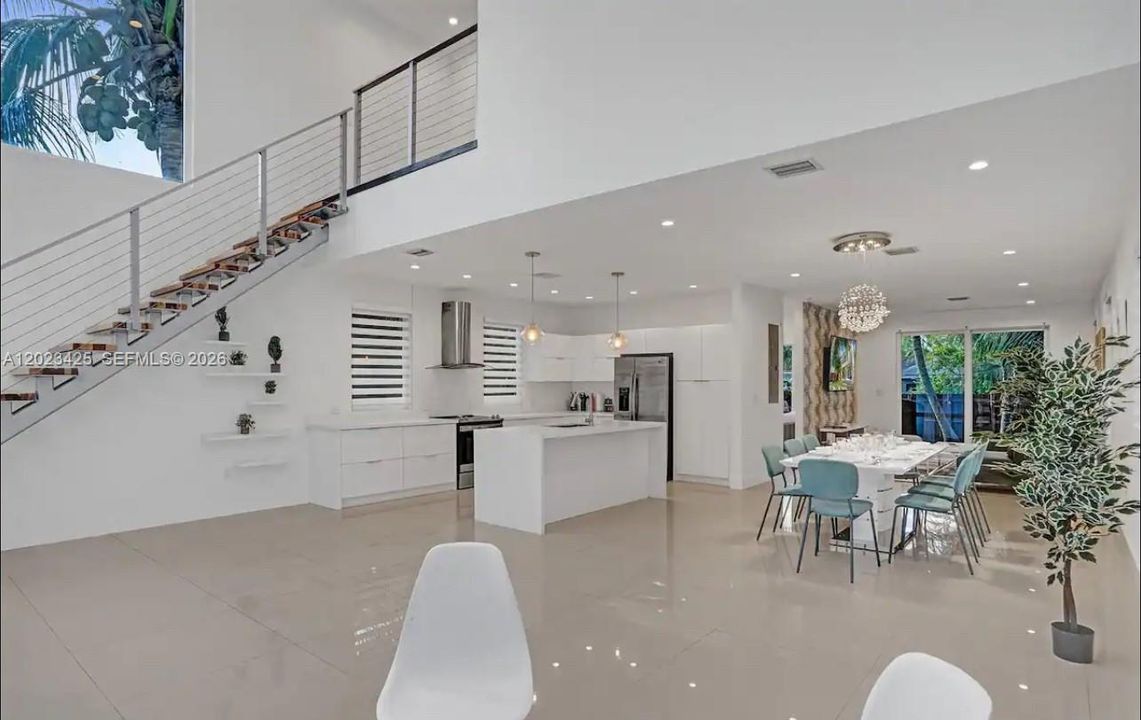 В аренду: $11,995 (4 спален, 3 ванн, 2255 Квадратных фут)
