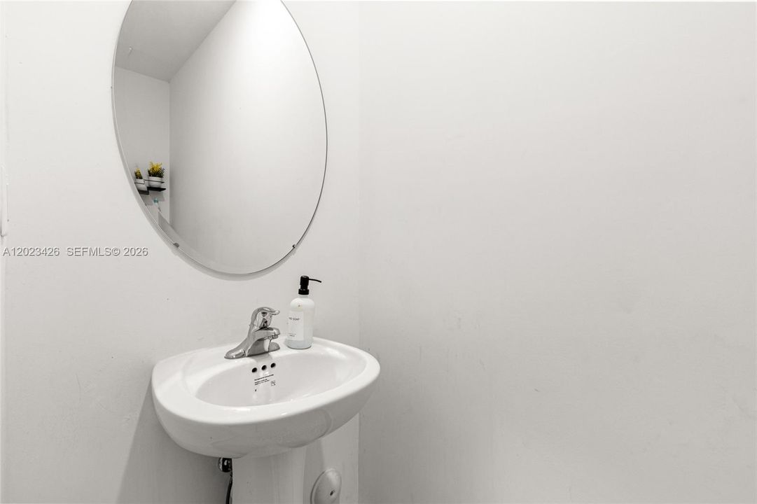 For Sale: $539,980 (4 beds, 2 baths, 1820 Square Feet)