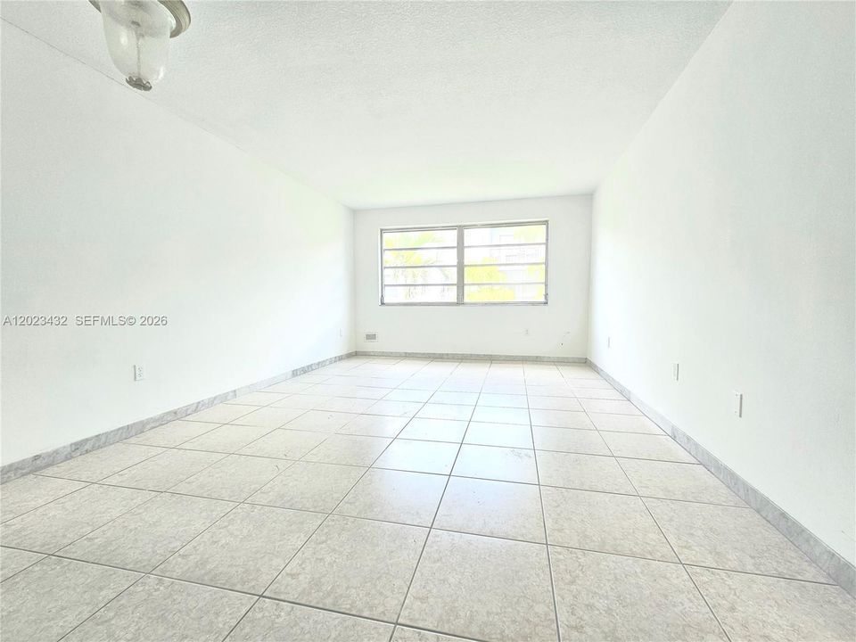 En Renta: $1,550 (1 camas, 1 baños, 696 Pies cuadrados)