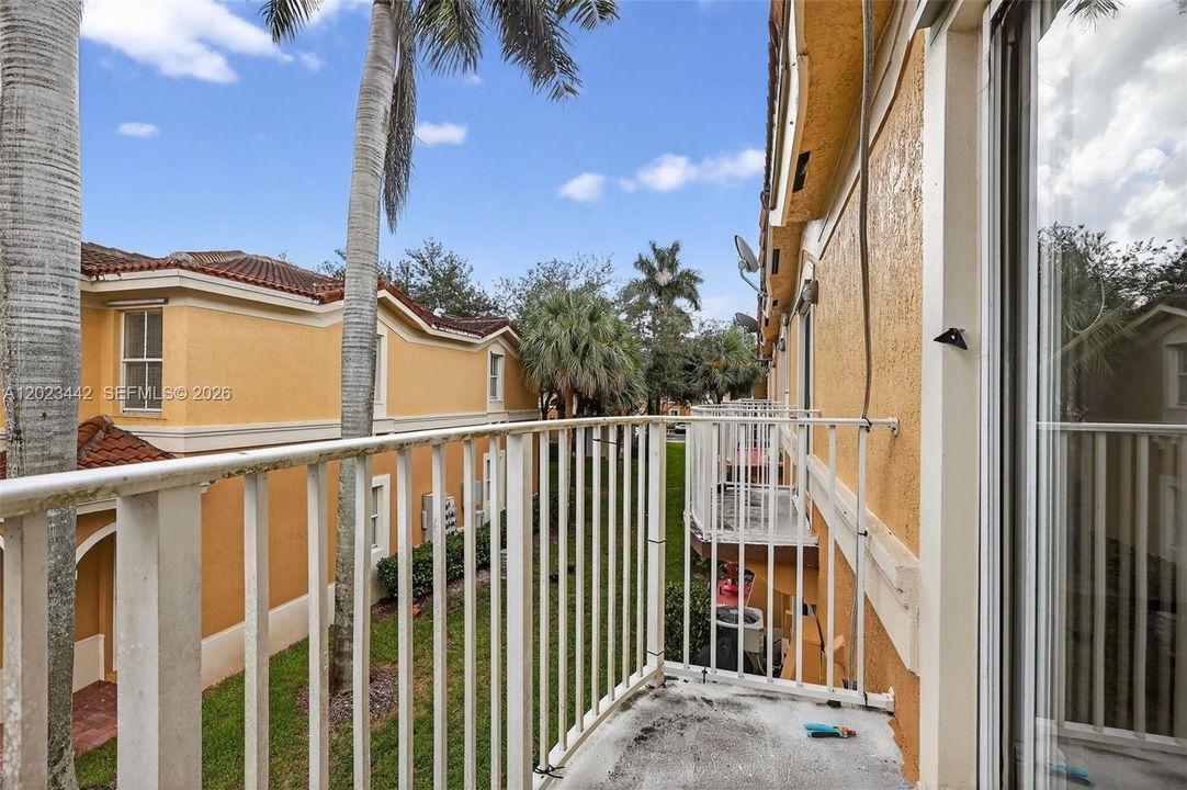 На продажу: $394,999 (3 спален, 2 ванн, 1470 Квадратных фут)