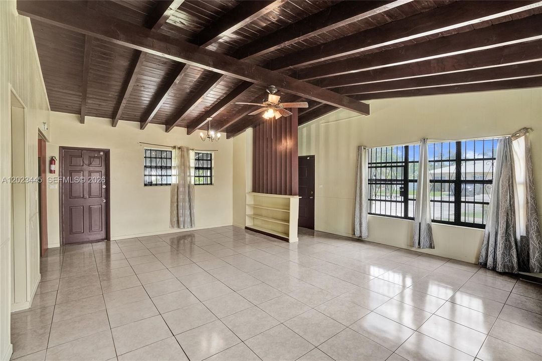 For Sale: $479,000 (3 beds, 1 baths, 1225 Square Feet)