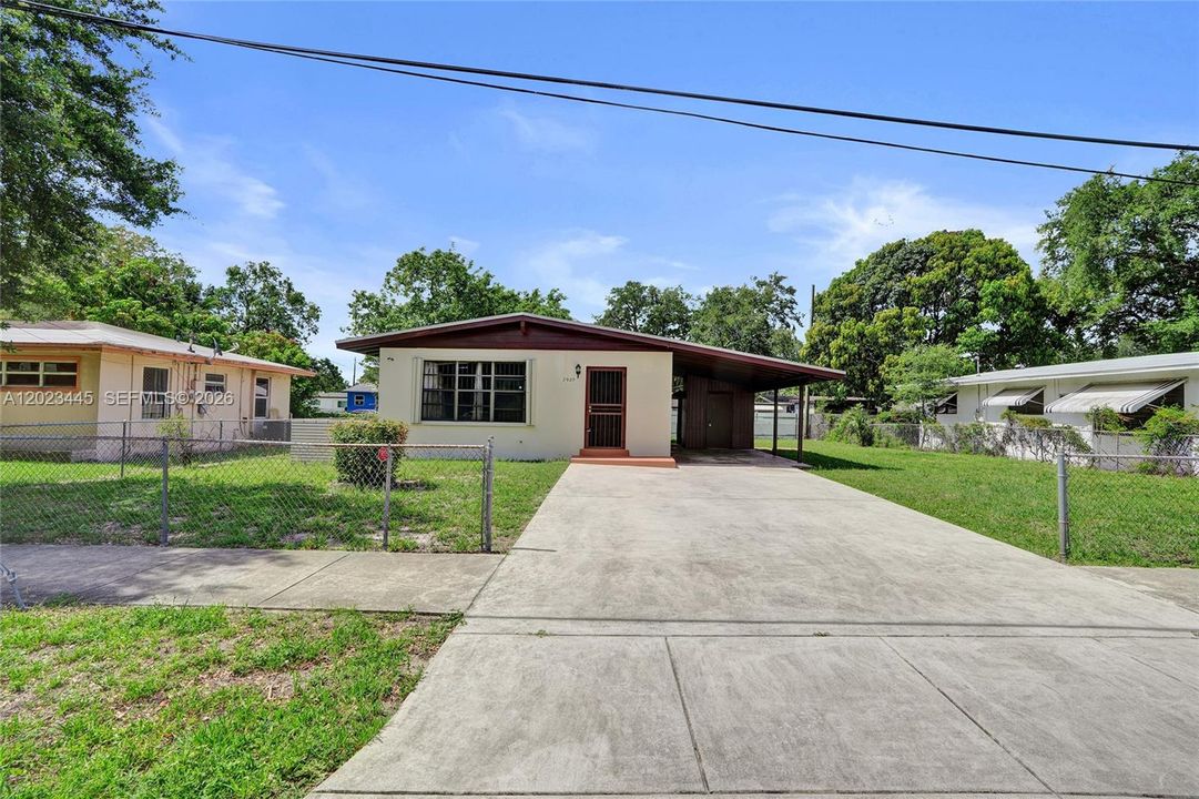 For Sale: $479,000 (3 beds, 1 baths, 1225 Square Feet)