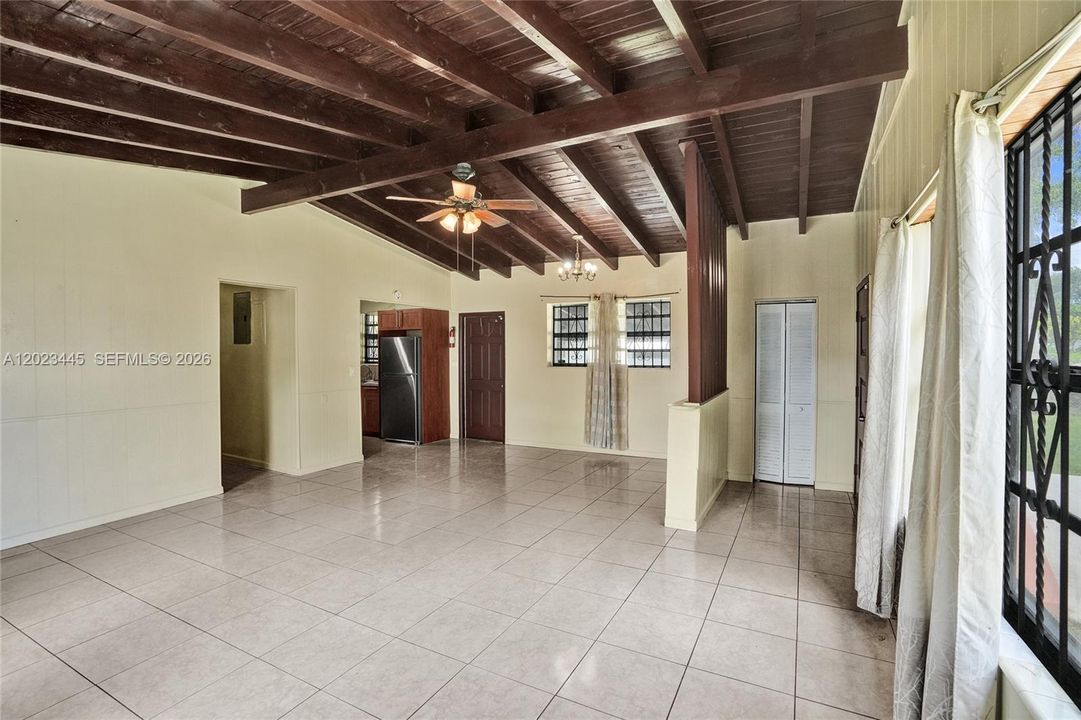 For Sale: $479,000 (3 beds, 1 baths, 1225 Square Feet)