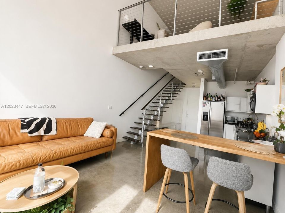 For Sale: $580,000 (2 beds, 2 baths, 1113 Square Feet)