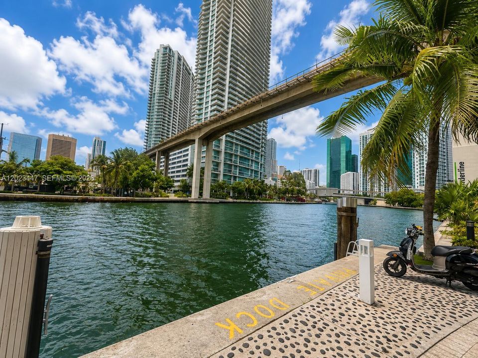 For Sale: $580,000 (2 beds, 2 baths, 1113 Square Feet)