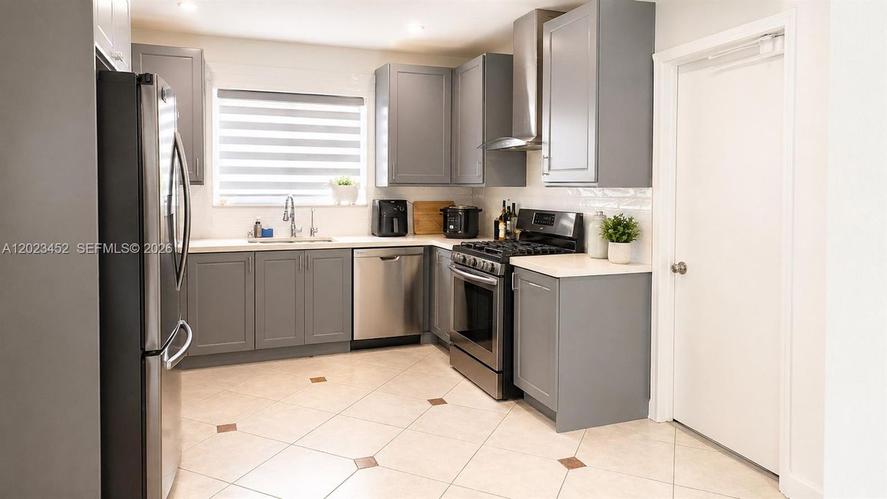 For Sale: $779,000 (5 beds, 3 baths, 2180 Square Feet)