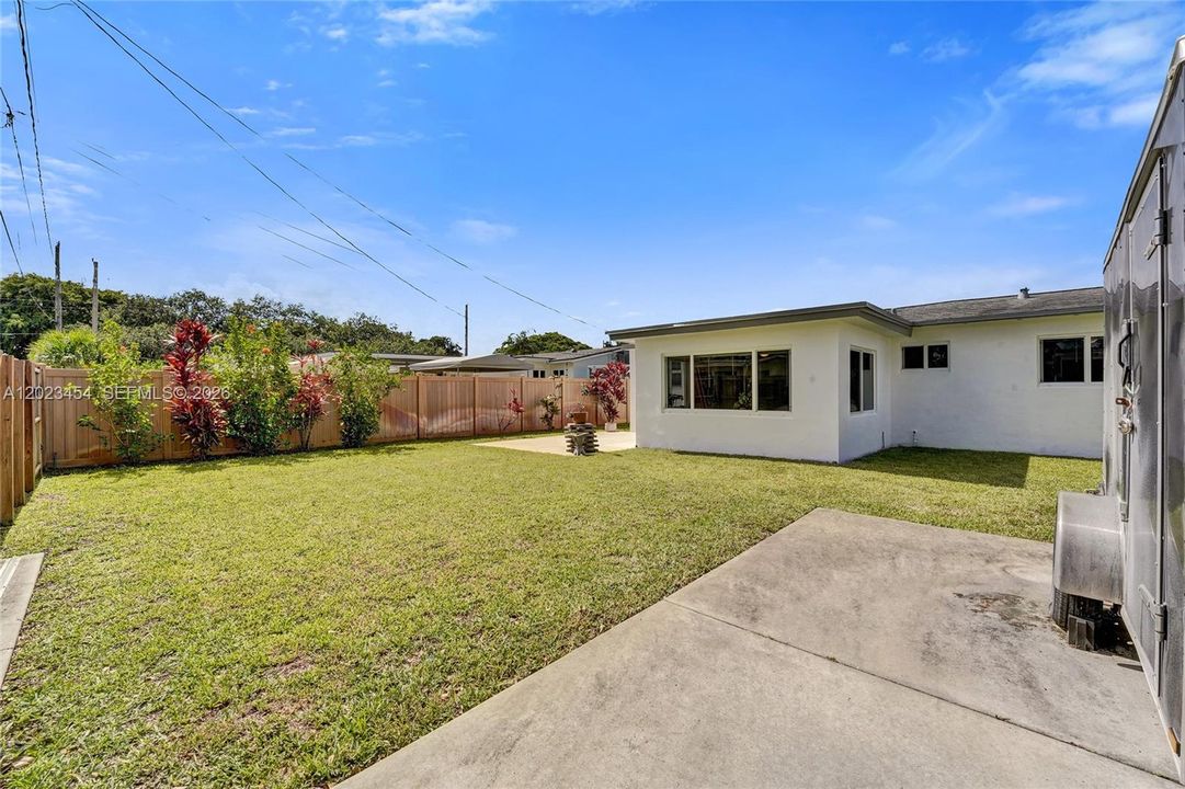 For Sale: $538,000 (2 beds, 2 baths, 1276 Square Feet)