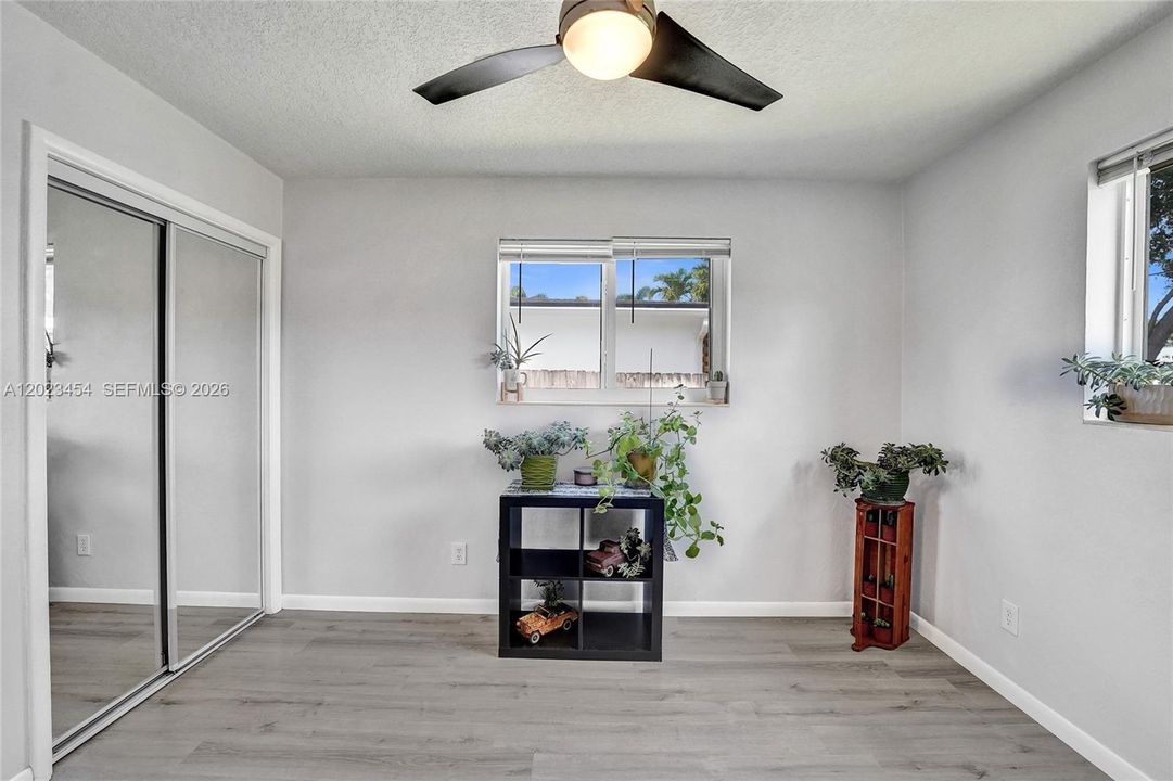 For Sale: $538,000 (2 beds, 2 baths, 1276 Square Feet)