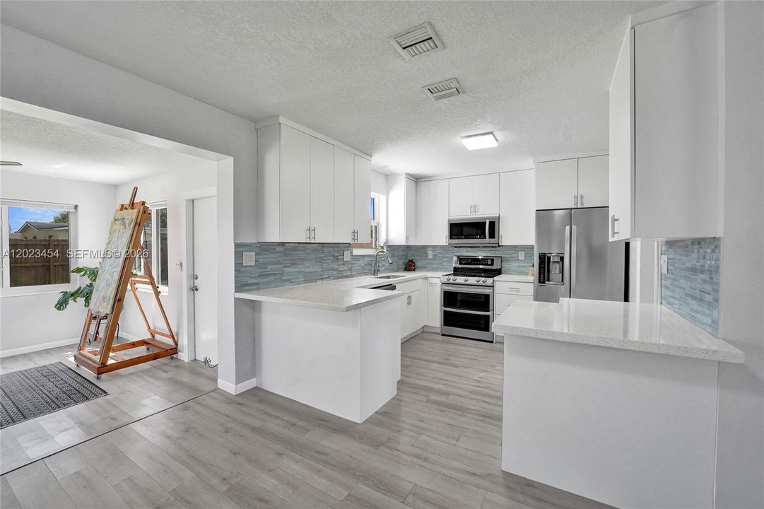 For Sale: $538,000 (2 beds, 2 baths, 1276 Square Feet)