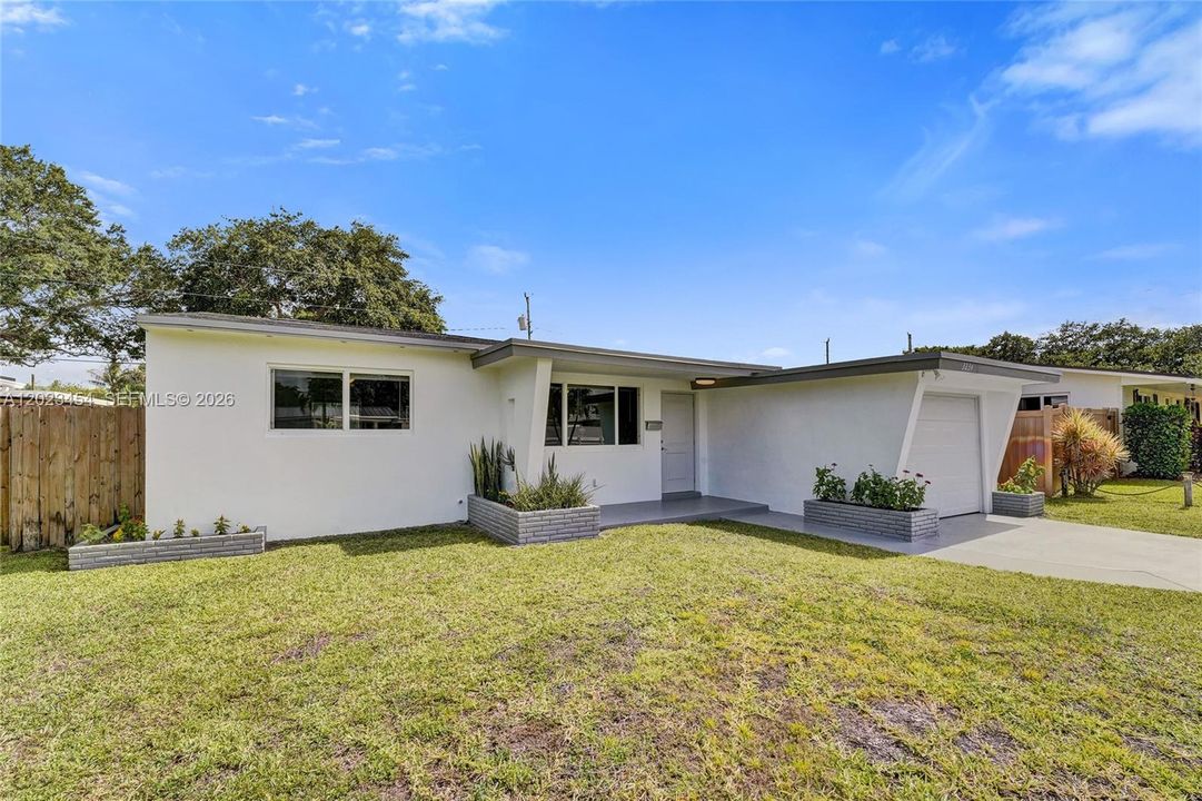 For Sale: $538,000 (2 beds, 2 baths, 1276 Square Feet)
