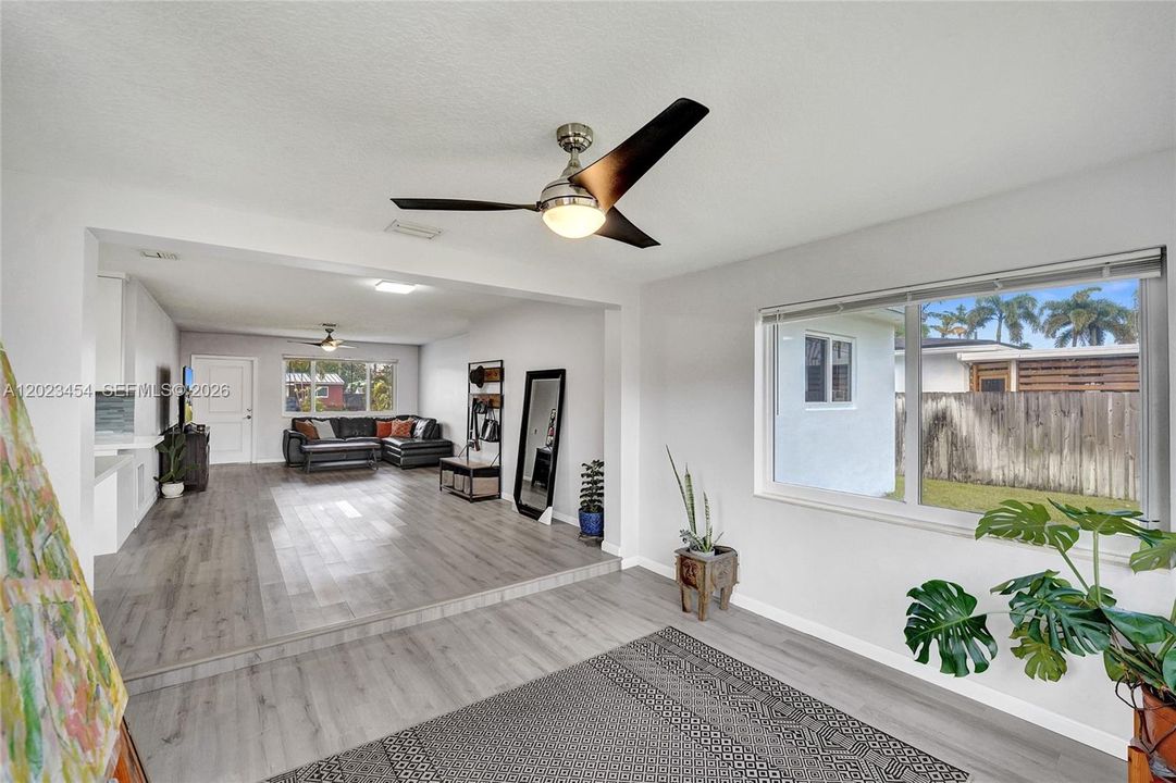 For Sale: $538,000 (2 beds, 2 baths, 1276 Square Feet)