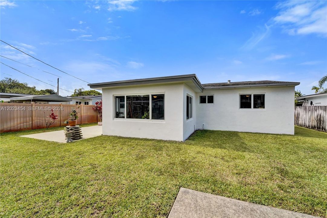 For Sale: $538,000 (2 beds, 2 baths, 1276 Square Feet)