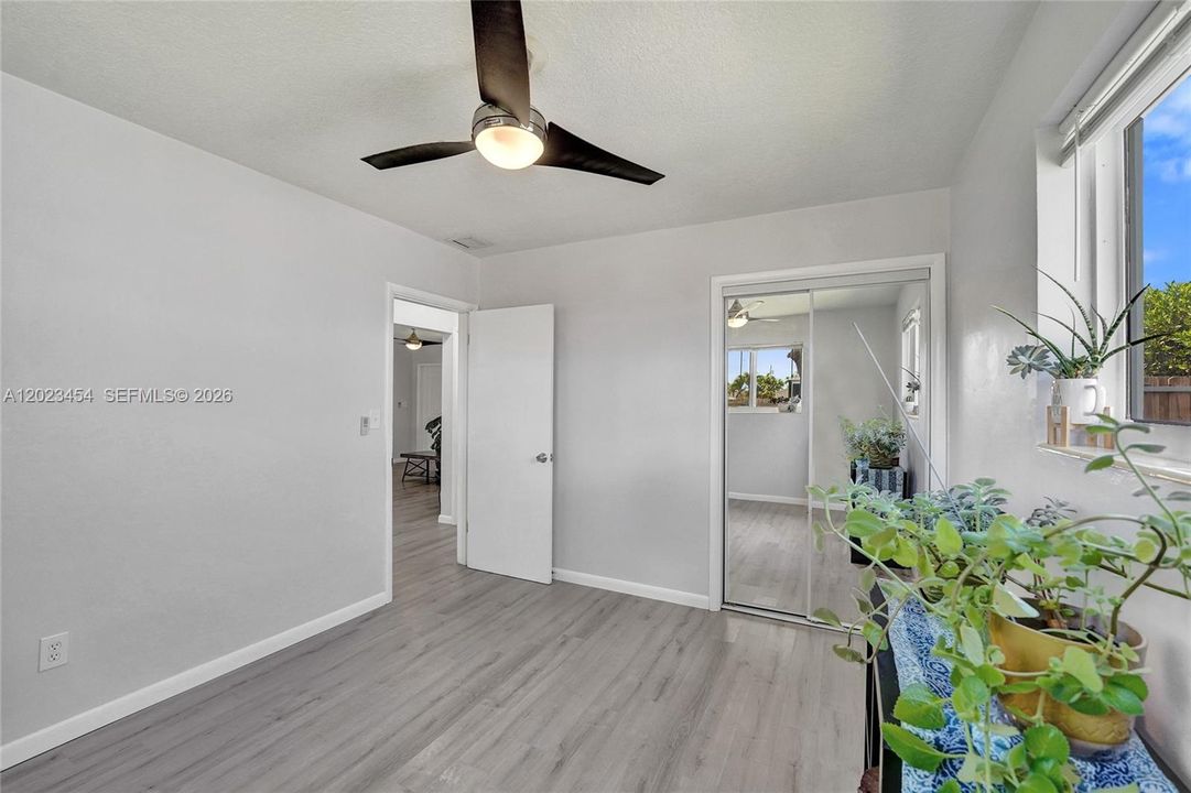 For Sale: $538,000 (2 beds, 2 baths, 1276 Square Feet)