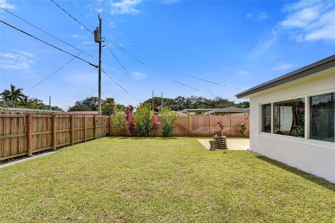 For Sale: $538,000 (2 beds, 2 baths, 1276 Square Feet)