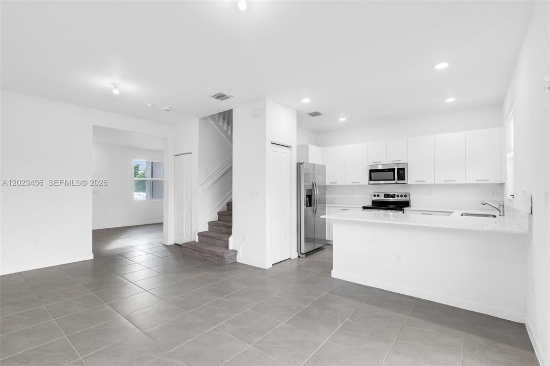 For Rent: $3,000 (3 beds, 2 baths, 1483 Square Feet)