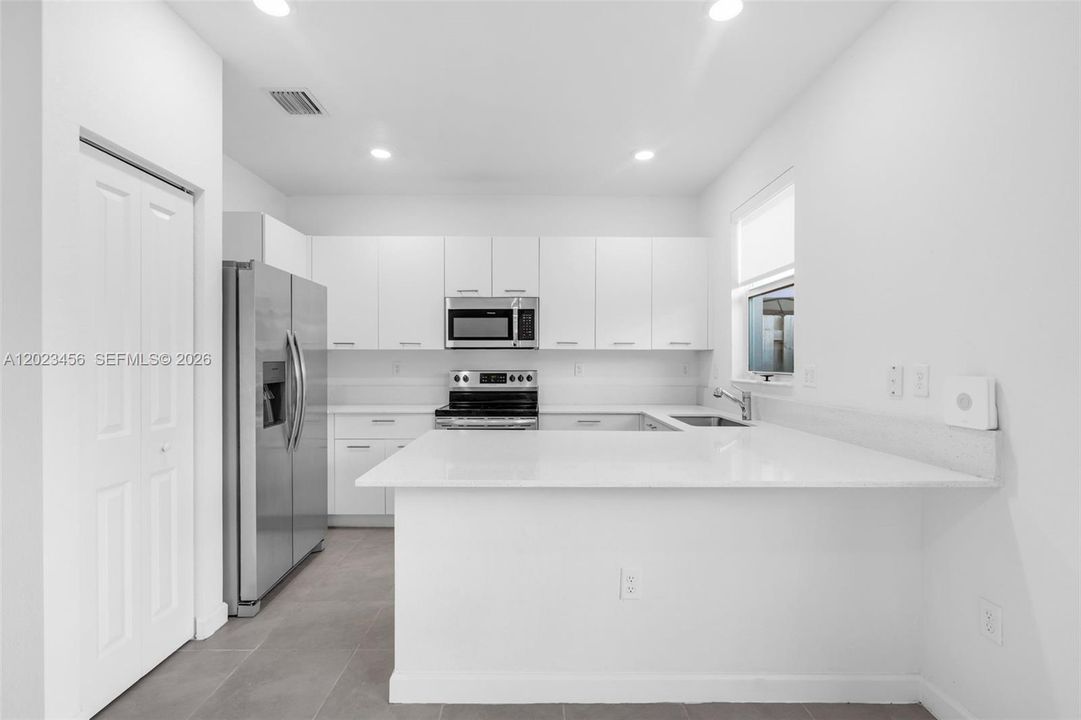 For Rent: $3,000 (3 beds, 2 baths, 1483 Square Feet)