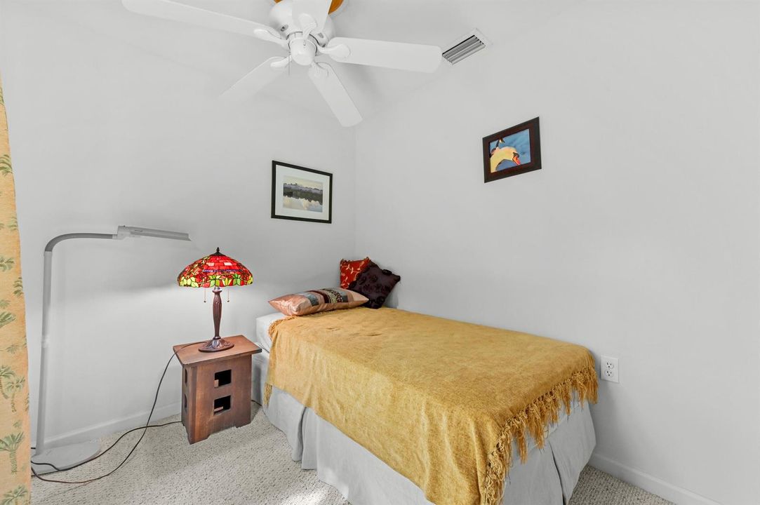 24 Bedroom 05