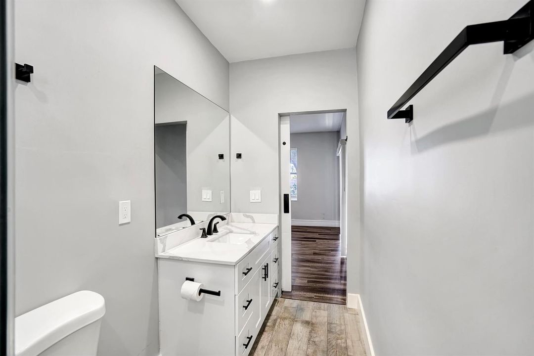 Primary Bath (Bedroom 1)