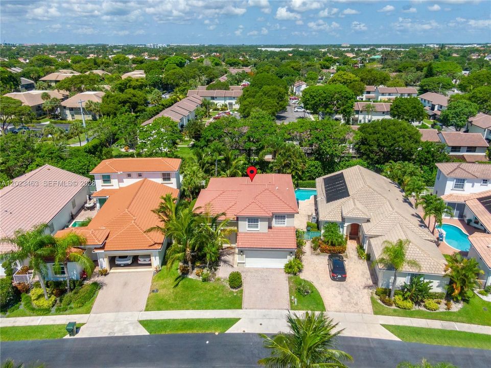 For Sale: $929,000 (4 beds, 2 baths, 2528 Square Feet)