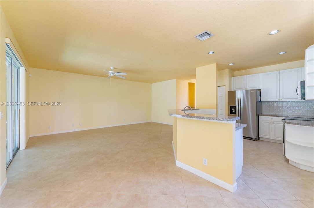 For Sale: $929,000 (4 beds, 2 baths, 2528 Square Feet)