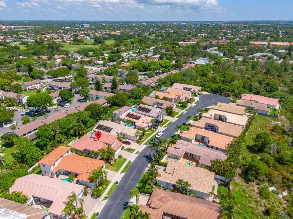 For Sale: $929,000 (4 beds, 2 baths, 2528 Square Feet)