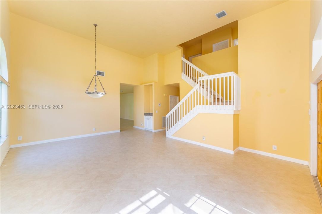 For Sale: $929,000 (4 beds, 2 baths, 2528 Square Feet)