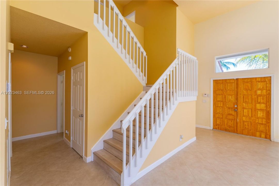 For Sale: $929,000 (4 beds, 2 baths, 2528 Square Feet)