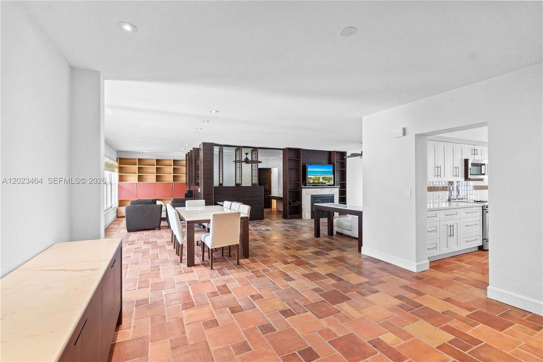 For Rent: $8,500 (3 beds, 4 baths, 2755 Square Feet)