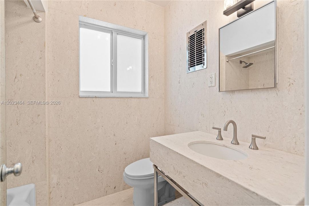 For Rent: $8,500 (3 beds, 4 baths, 2755 Square Feet)