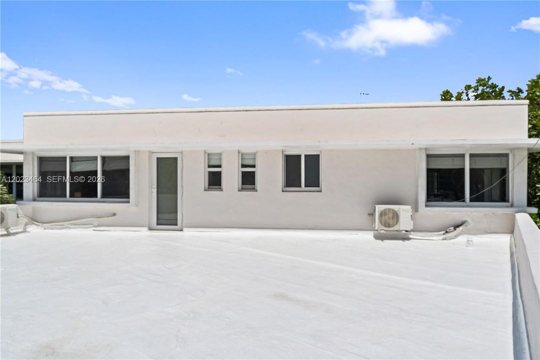 For Rent: $8,500 (3 beds, 4 baths, 2755 Square Feet)