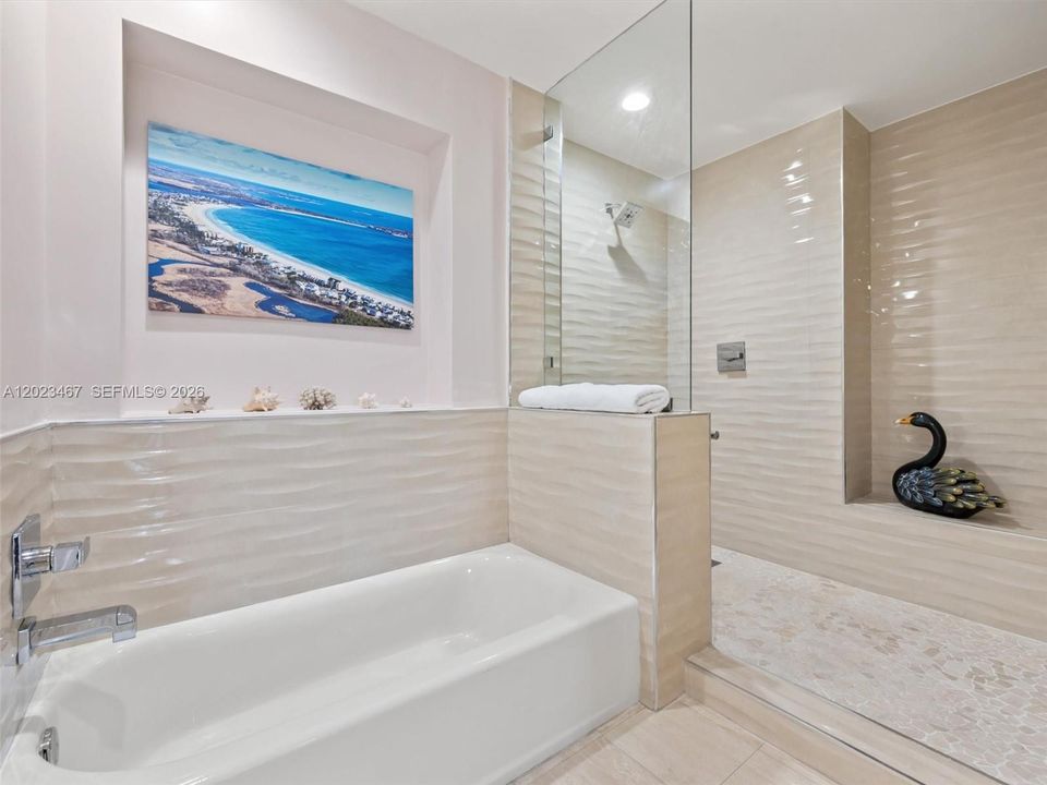 For Sale: $3,790,000 (2 beds, 2 baths, 1912 Square Feet)