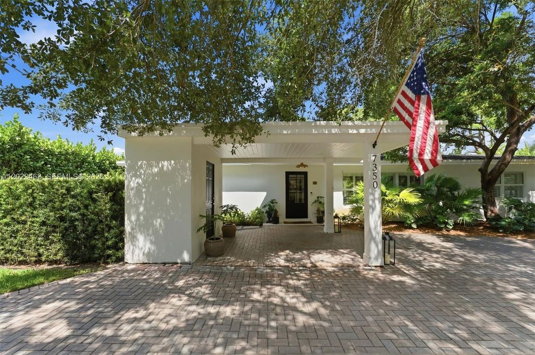 En Venta: $1,925,000 (3 camas, 2 baños, 1902 Pies cuadrados)