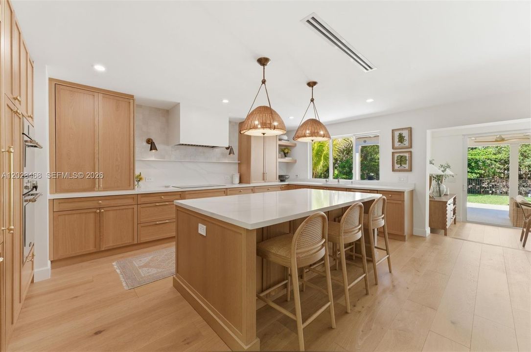 En Venta: $1,925,000 (3 camas, 2 baños, 1902 Pies cuadrados)