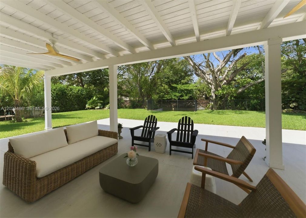 En Venta: $1,925,000 (3 camas, 2 baños, 1902 Pies cuadrados)