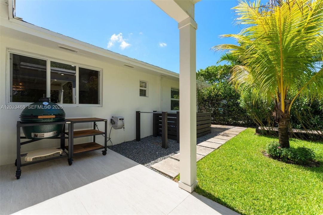 En Venta: $1,925,000 (3 camas, 2 baños, 1902 Pies cuadrados)