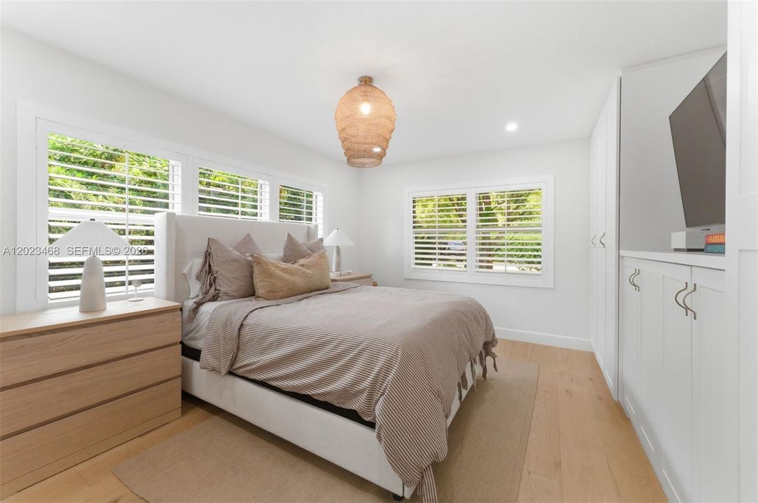 En Venta: $1,925,000 (3 camas, 2 baños, 1902 Pies cuadrados)