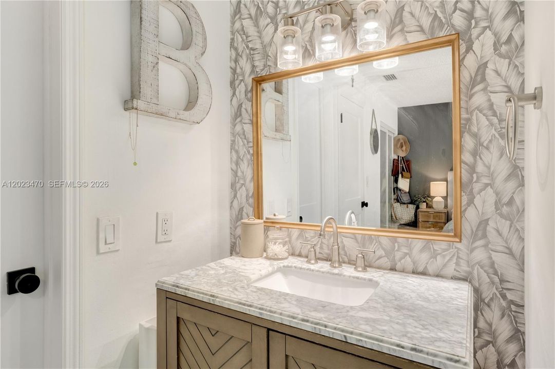 For Sale: $699,000 (2 beds, 2 baths, 876 Square Feet)