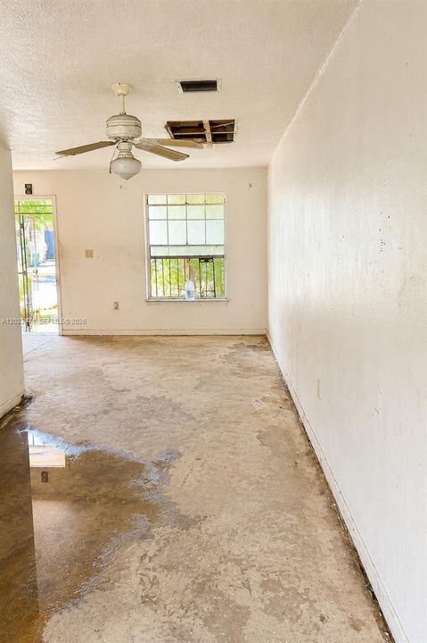 For Sale: $255,000 (3 beds, 1 baths, 1406 Square Feet)