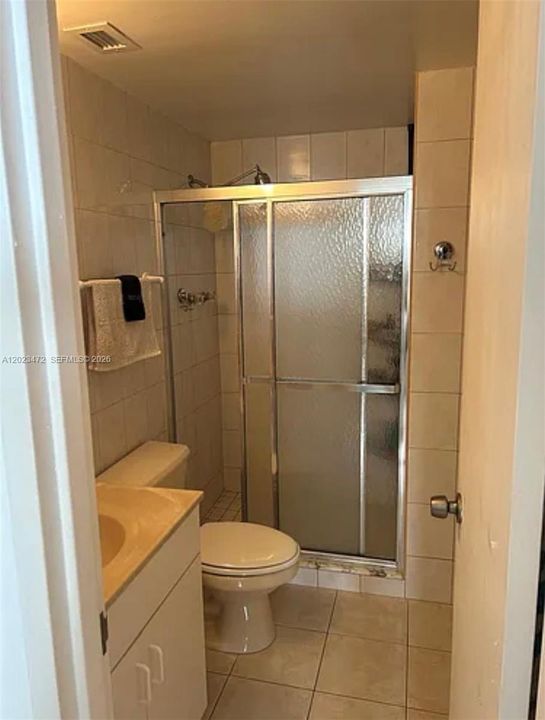 Под контрактом: $550,000 (3 спален, 2 ванн, 1207 Квадратных фут)
