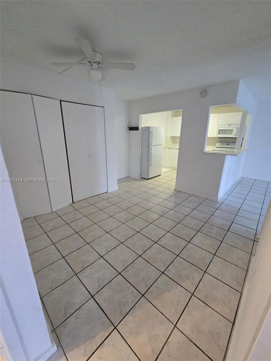 For Sale: $190,000 (2 beds, 2 baths, 1040 Square Feet)