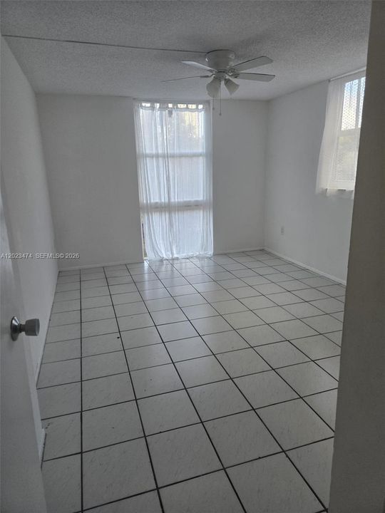 For Sale: $190,000 (2 beds, 2 baths, 1040 Square Feet)