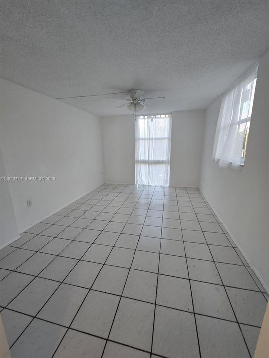 For Sale: $190,000 (2 beds, 2 baths, 1040 Square Feet)
